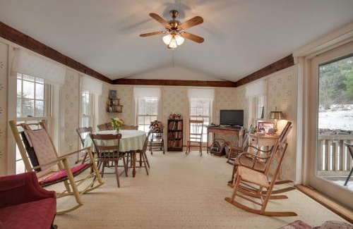 Pine Grove Mills Casa | Cabin Vacation Rental about 8 Mi to Penn State!