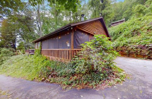 Bryson City Casa | Cabin with Mountain View