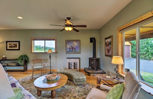 Columbia Falls Casa | Cabin with Porch and View about 19 Mi to West Glacier