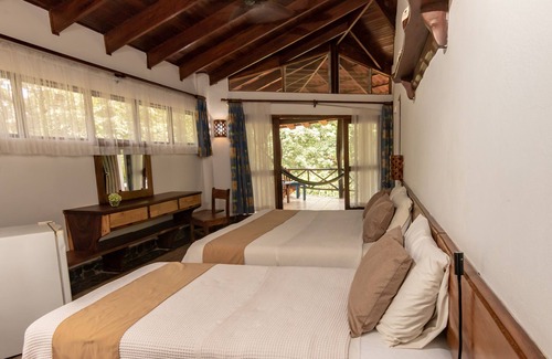 Playa Avellanas Hotel | Cabinas Las Olas