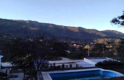 Departamento La Caldera Cabina | Cabañas con vista a los cerros. Conecta con la paz y naturaleza del lugar.
