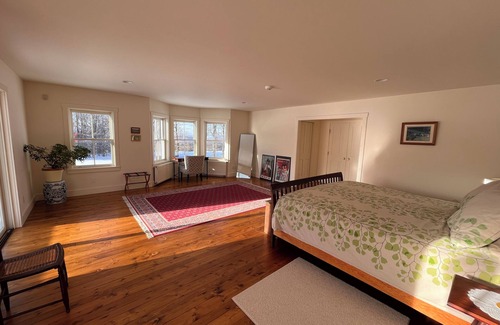 Cabot Otro | Cabot Plains Farm stunning fall foliage, mountain views, covered bridge, 4B 3BA