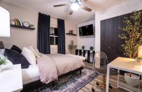 Raskin Estates Casa | Cactus Luxury, Comfort, and Amenities galore!