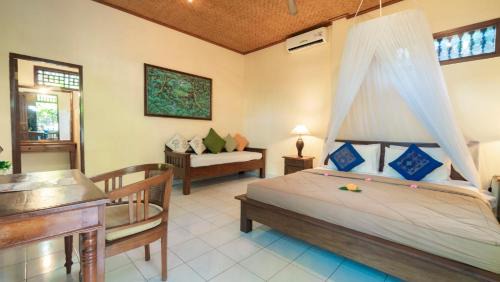 Senggigi Casa | Cafe Wayan Cottages Senggigi