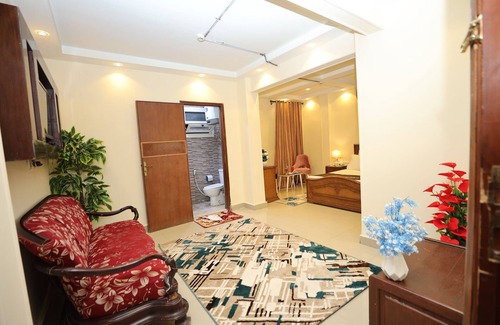 Al Duqqi Hotel | Cairo City Center Dreamers Hotel & Suits