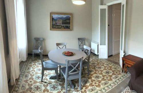 Guardiola de Bergueda Apartamento | Cal Cinto · Apartamento rústico y renovado 7p