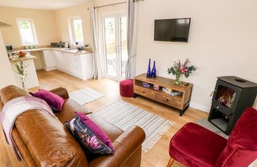 Jameston Casa | Caldey Lodge Bier Wood Lodges