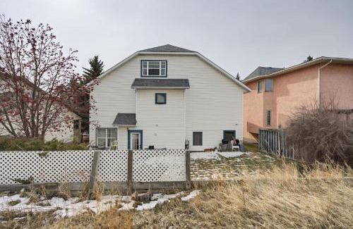 Hawkwood Casa | Calgary - By Mountains and Ski