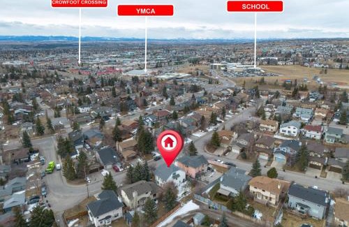 Hawkwood Casa | Calgary - By Mountains and Ski