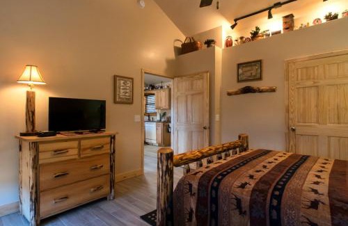 Bryson City Casa | Calhoun House Inn & Suites