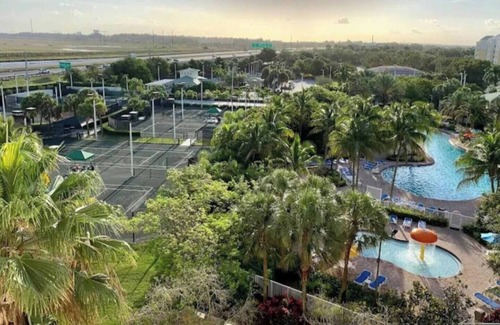 Weston Apartamento | Call this your peace and home.