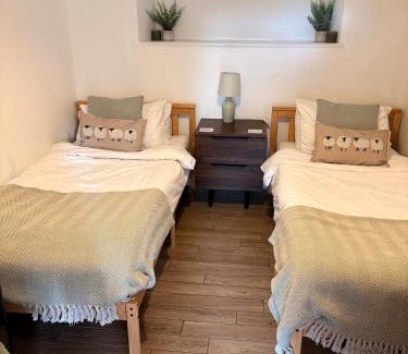 Glandyfi Casa | Calm country cottage