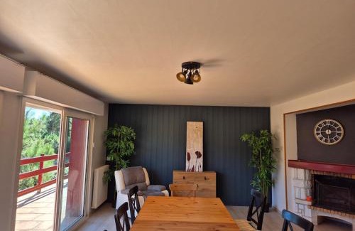 Arx Casa | Calme et paisible maison au milieu de la foret