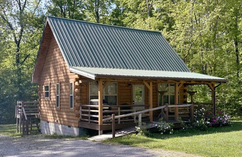 Monteagle Cabina | Calming Cabin: Peaceful Comfort