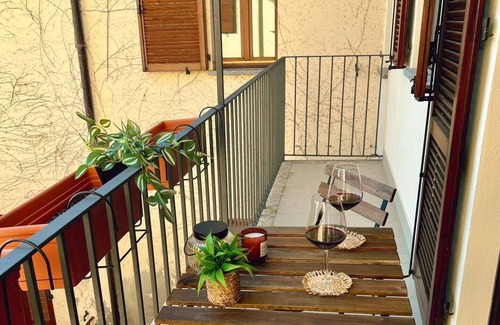 Calosso Apartamento | Calosso Wine View Escape! Langhe for wine and truffle lovers, nature and relaxation.