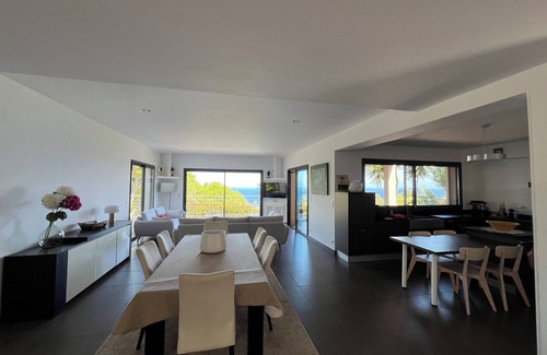 Calvi Villa | CALVI EXCEPCIONAL Y ÚNICO, VISTA PANORÁMICA AL MAR, CHALET MODERNO CON PISCINA