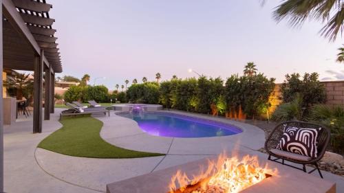 Indio Casa | Calypso by AvantStay Entertainer’s Paradise Pool Hot Tub Putting Green