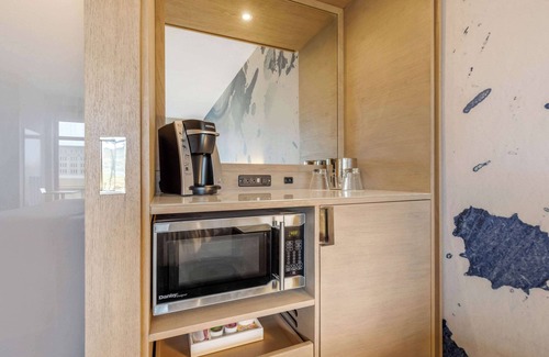 Westown Hotel | Cambria Hotel Milwaukee Downtown