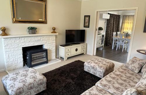 Cambridge Casa | Cambridge Cottage - Self Catering Holiday House