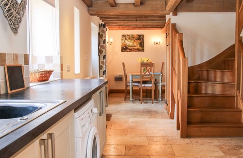 Billingsley Cabaña | CAMDEN COTTAGE, family friendly, with open fire in Cleobury Mortimer