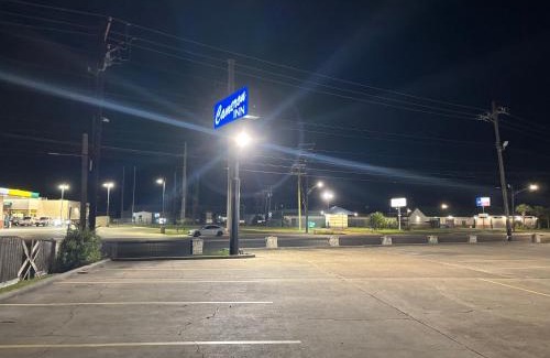 Victoria Hotel | Cameron inn and Suites