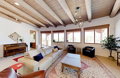 Canoncito Casa | Camino Oasis