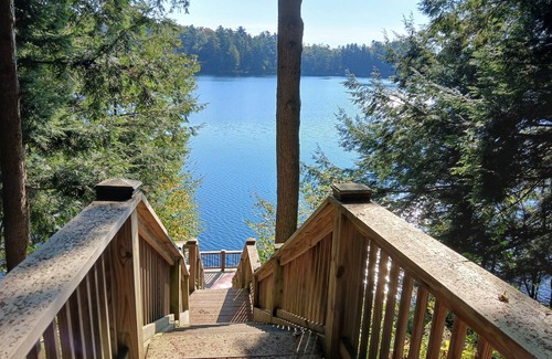 Woodgate Casa | Camp Kuchen- 3 bdrm lakefront on beautiful White Lake