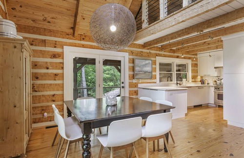 Clifftops Casa | Camp McGu: Lakefront, 3 Fireplaces + Firepit, Pizza Oven, Gorgeous Setting