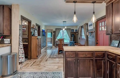Brantingham Casa | Camp Pinecone in Brantingham