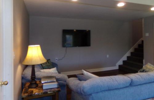Rock Harbor Casa | Camp Rampe Lakefront Cabin