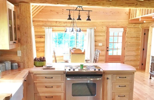 Camp Sherman Casa | Camp Sherman log house en finca privada de 32 acres en creekside