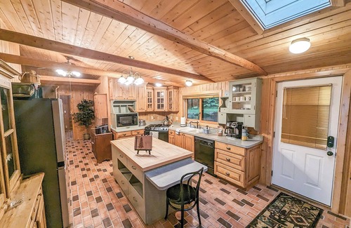 Presque Isle Cabina | Camp Windy Dock: Brand New Hot Tub!