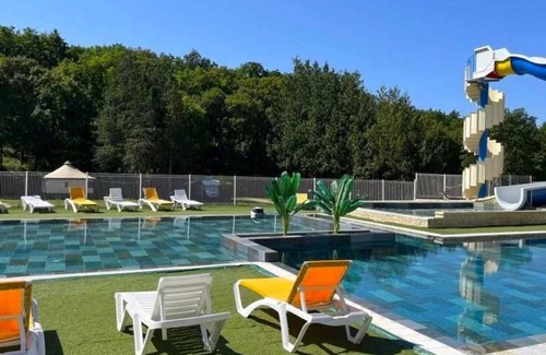 Saint-Mande-sur-Bredoire Casa | Camping 3 étoiles - Parc aquatique - efcafh