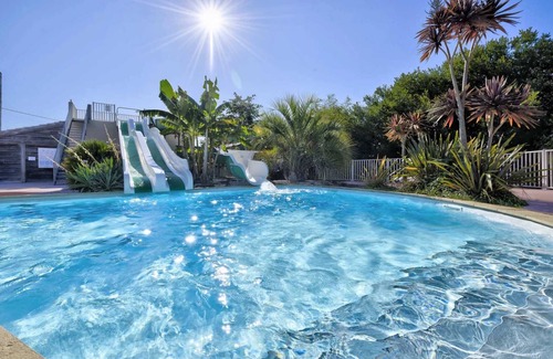 Plobannalec-Lesconil Casa | Camping 3 étoiles - Parc aquatique - eeeecg