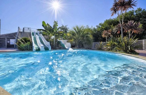 Plobannalec-Lesconil Casa | Camping 3 étoiles - Parc aquatique - ccafeg0
