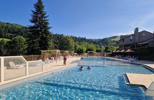 Saint-Geniez-d'Olt Casa | Camping 4 étoiles - Parc aquatique - efahaa