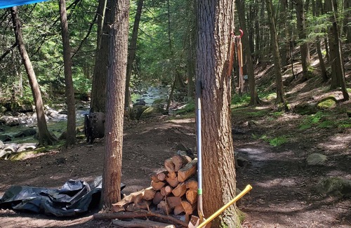 Crown Point Alquiler De RV | Camping Classic ADK style Creekside