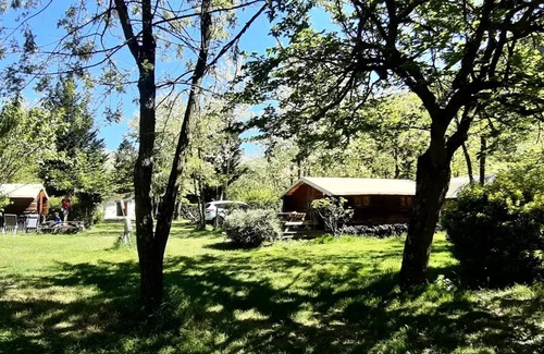 Arlebosc Casa | Acampar viaducto ** - cabaña de madera 3 habitaciones 4 Personas