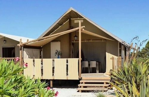 Neuveglise-sur-Truyere Casa | Camping Flower le Belvédère**** - Jungle Lodge Comfort Tent 3 rooms 4 people Without Sanitary