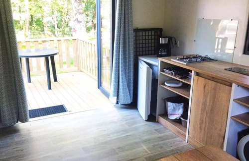Saint-Gerons Casa | Camping Les Rives du lac Cantalès *** - Cabin (without toilets) TITHOME 4 people