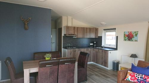 Remersdaal Chalet De Esquí | Camping Natuurlijk Limburg - chalet 6persoons