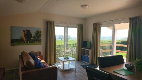 Remersdaal Chalet De Esquí | Camping Natuurlijk Limburg - chalet 6persoons
