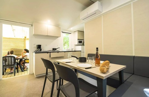 Goudargues Casa | Campsite Flower le Saint Michelet**** - Mobile home Super Mercure Confort 3 Rooms 4 People