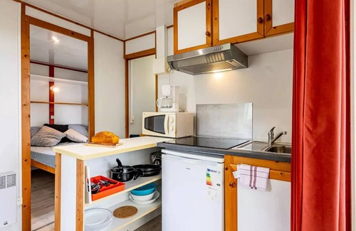 Badefols-sur-Dordogne Chalet De Esquí | Campsite maeva Getaways Les Bö-Bains **** - Chalet Eden 3 Rooms 5 Persons Air-conditioned