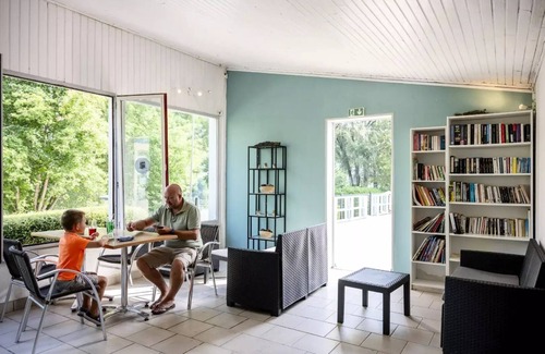 Badefols-sur-Dordogne Chalet De Esquí | Campsite maeva Getaways Les Bö-Bains **** - Chalet Eden 3 Rooms 5 Persons Air-conditioned