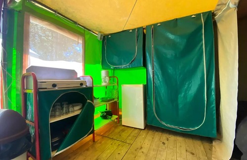 Puybrun Casa | Camping La Sole *** - Bungalow Toile 3 Habitaciones 5 Personas