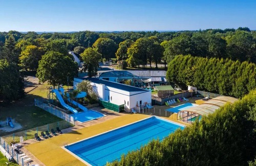 Saint-Yvi Casa | Campsite Le Bois de Pleuven* - Classic 4-room mobile home for 6 people