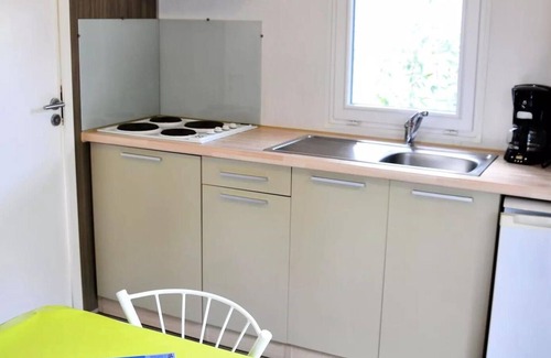 Castelnau-de-Guers Casa | Residencial Camping La Pinède **** - Casa móvil Corsaire 2 habitaciones 2 Personas vacaciones
