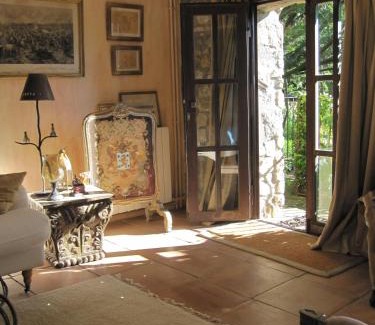 Sales de Llierca Hotel | Can Serola