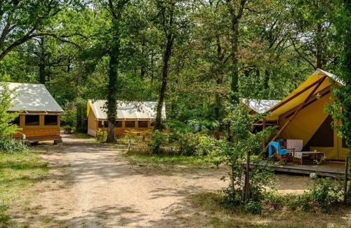 Sainte-Catherine-de-Fierbois Casa | Canadian Lodge - 2 Schlafzimmer - ohne Sanitäranlagen 5 Personen